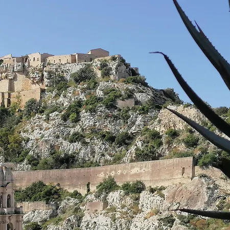 Le Terrazze Della Torre Vakantiehuis *